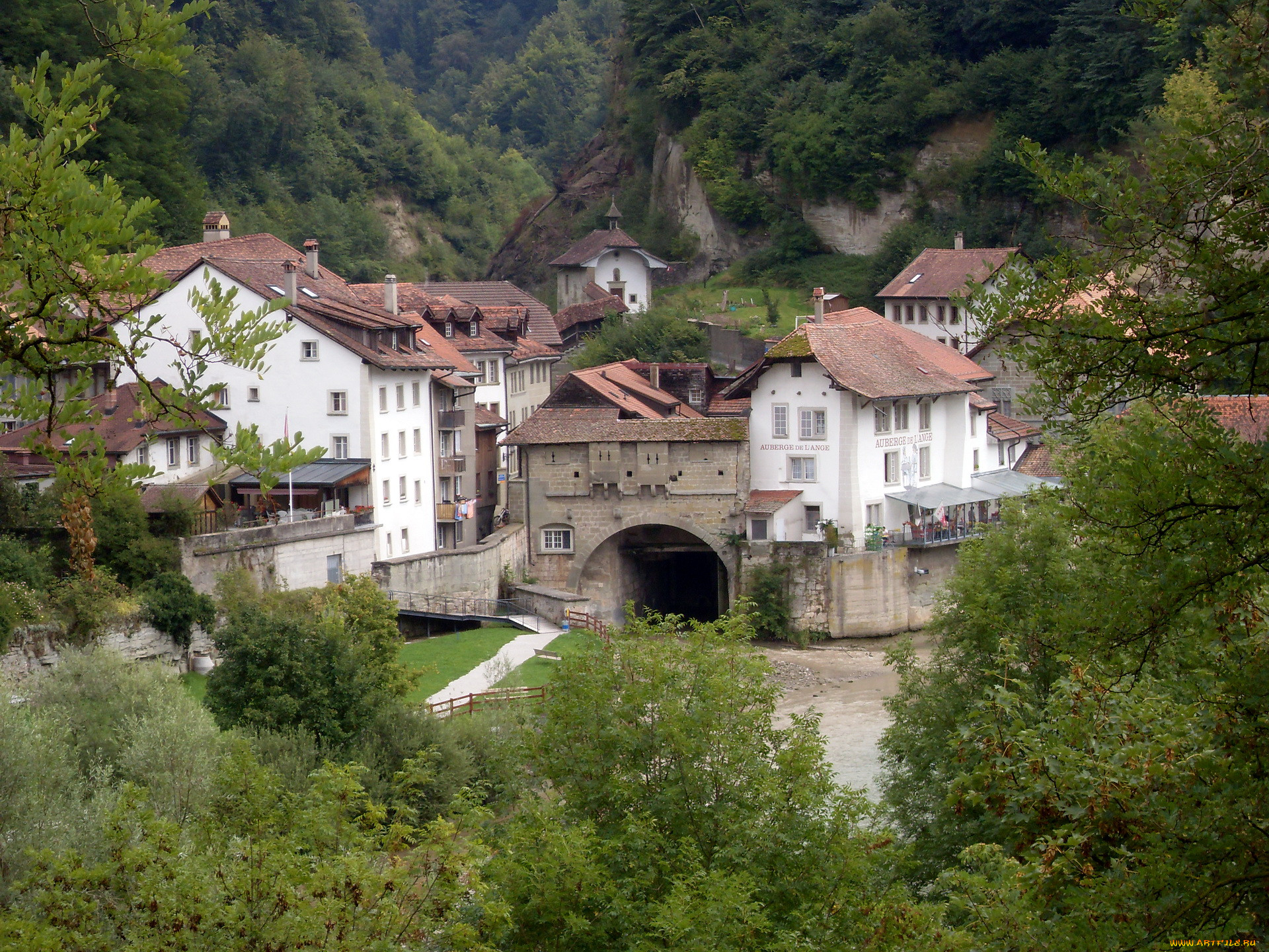 Обои Fribourg Switzerland Города - Улицы, площади, набережные, обои для  рабочего стола, фотографии fribourg, switzerland, города, улицы, площади,  набережные, горы, дома, тунель Обои для рабочего стола, скачать обои  картинки заставки на рабочий